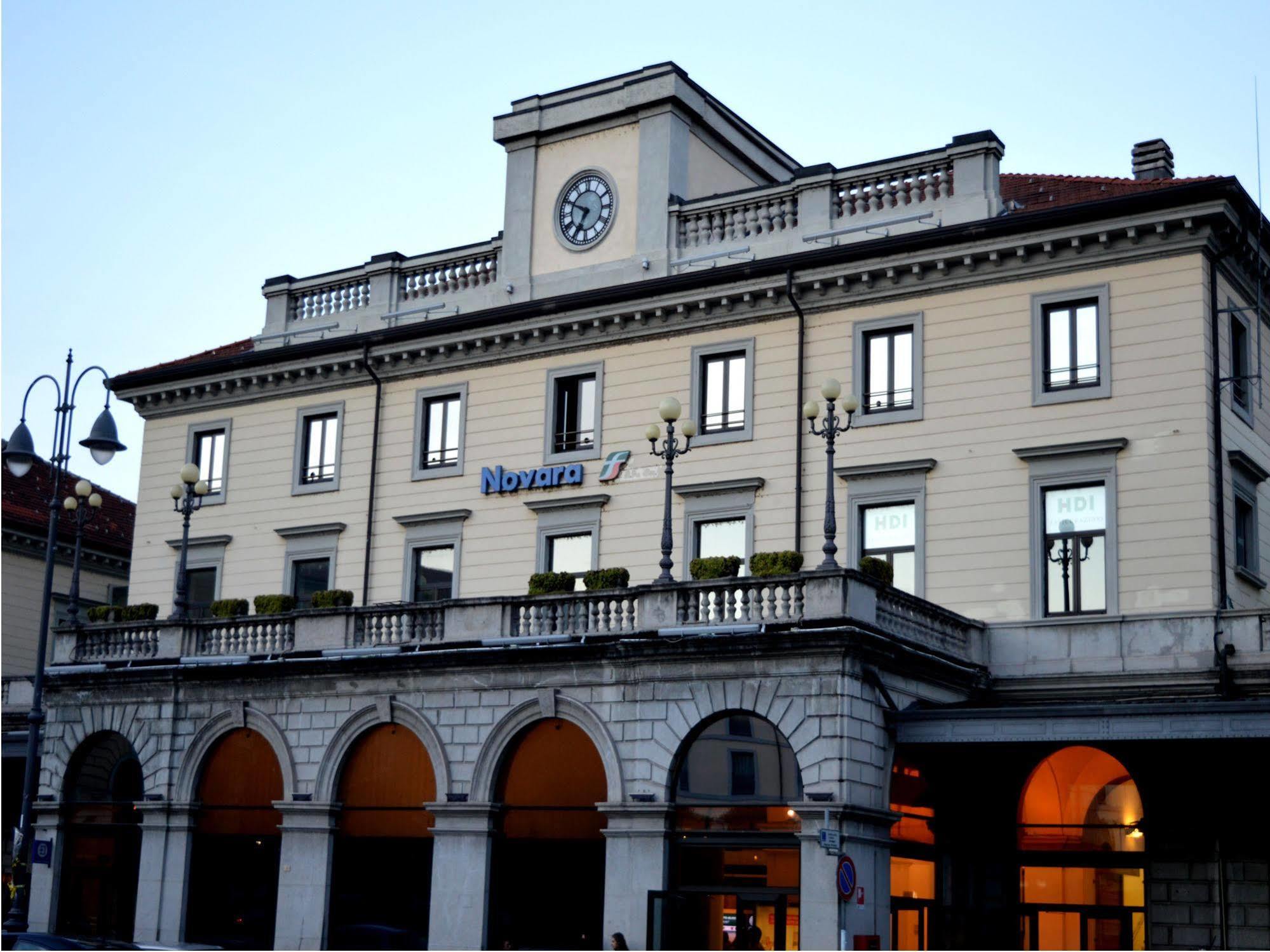Hotel Stazione Novara Exterior foto